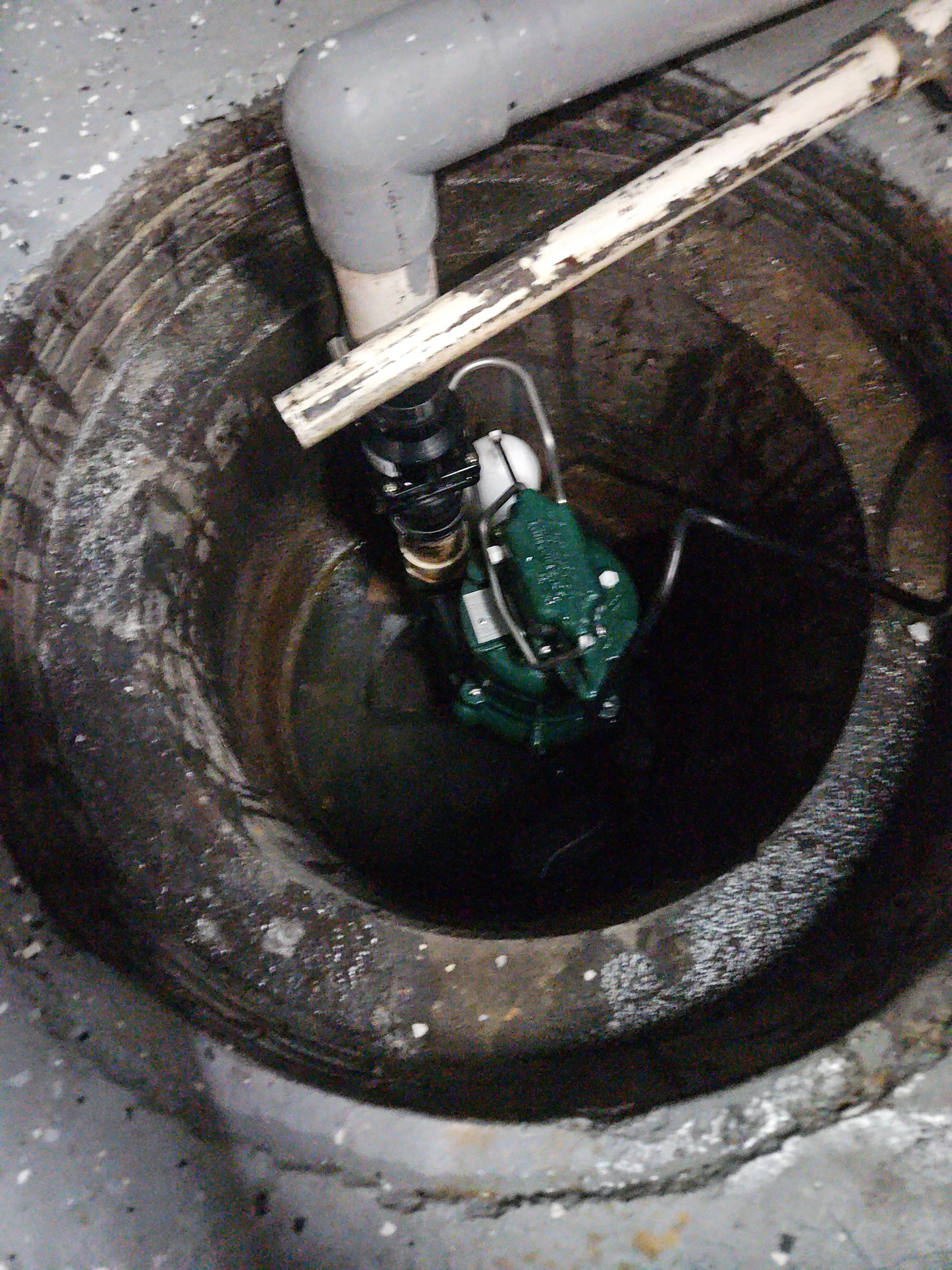 New Zoeller sump pump installed in a Dayton-area basement